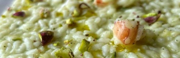Chef Ilenia Guarneri – Risotto alle zucchine con gamberoni rosa e pistacchio